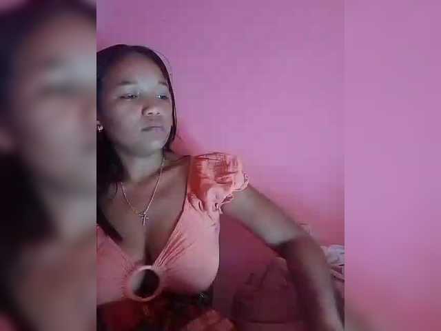 Vaninah's BongaCams show and profile