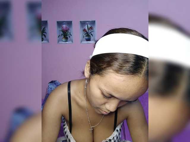Vaninah live cam on BongaCams