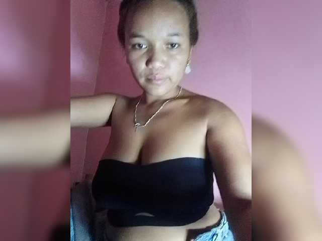 Vaninah live cam on BongaCams