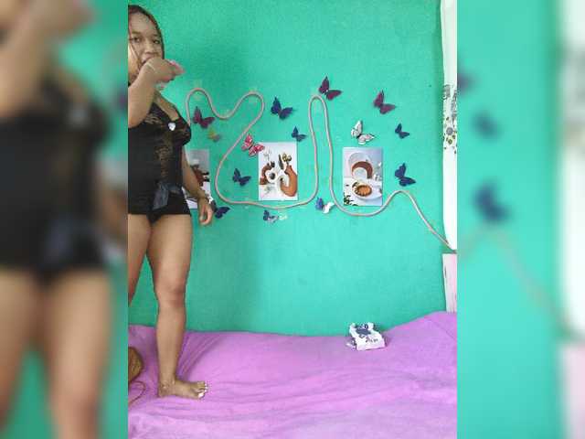 Vaninah live cam on BongaCams
