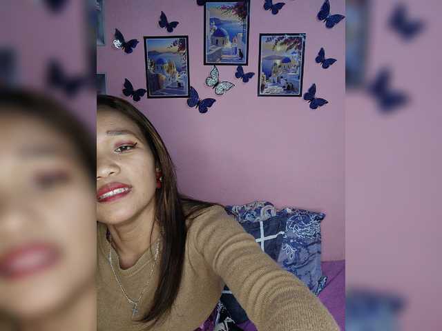 Vaninah live cam on BongaCams