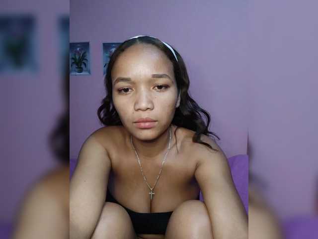 Vaninah live cam on BongaCams