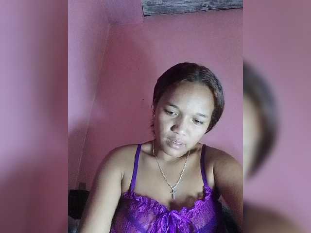Vaninah live cam on BongaCams