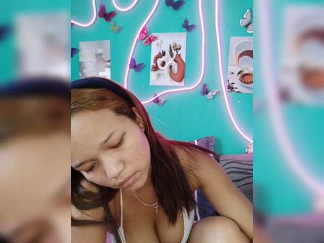 Vaninah live cam on BongaCams