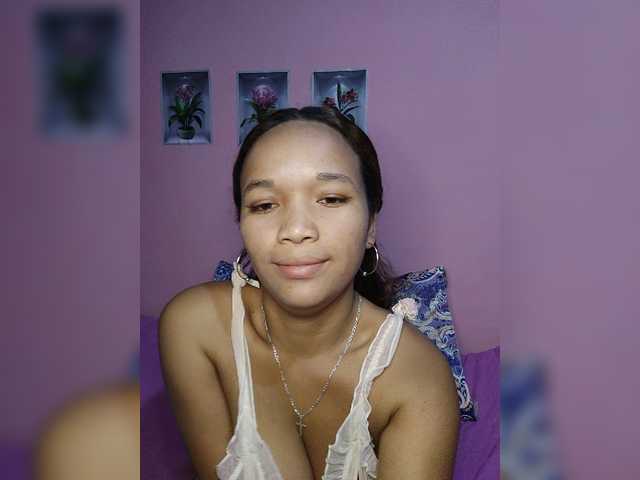 Vaninah live cam on BongaCams