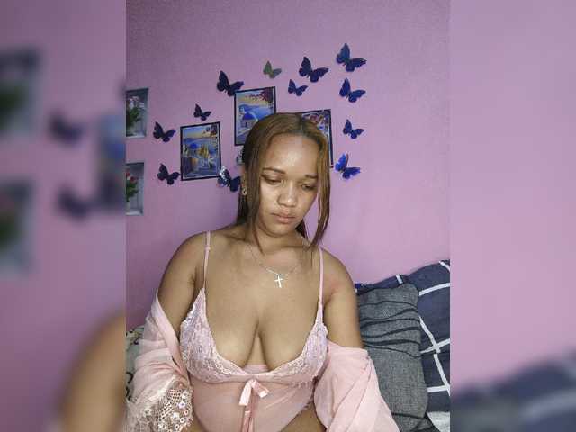 Vaninah live cam on BongaCams
