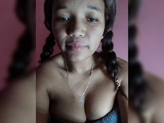 Vaninah live cam on BongaCams