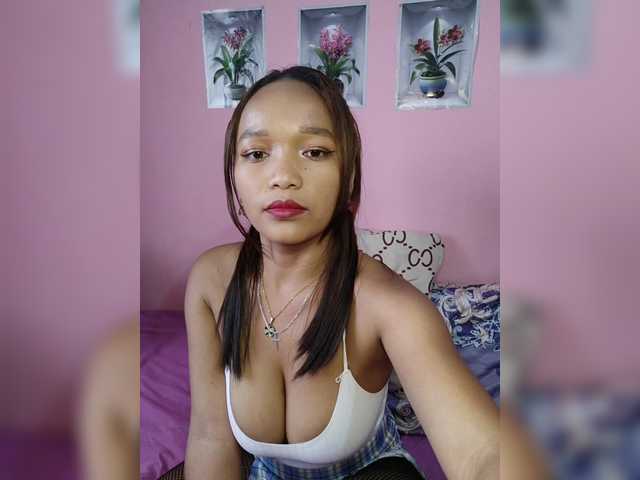 Vaninah live cam on BongaCams