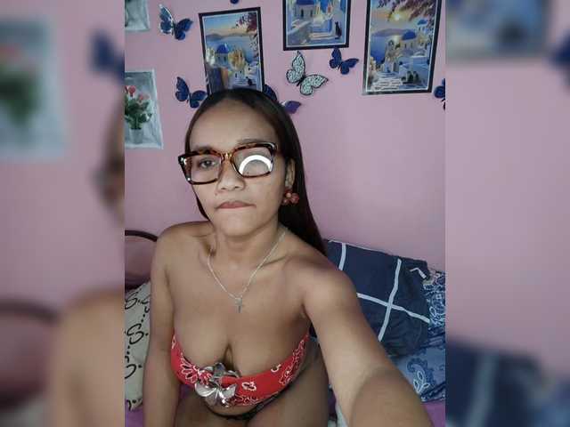 Vaninah live cam on BongaCams