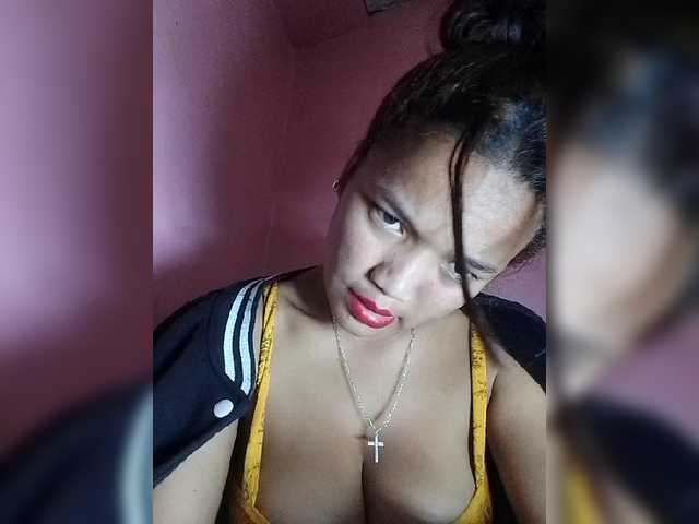 Vaninah live cam on BongaCams