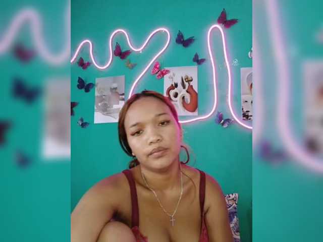 Vaninah live cam on BongaCams
