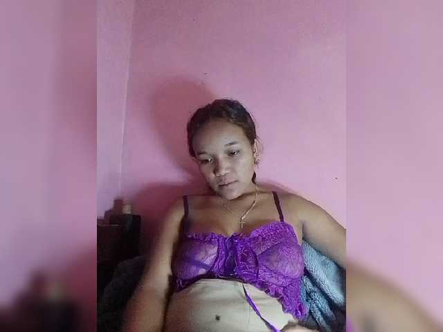 Vaninah live cam on BongaCams