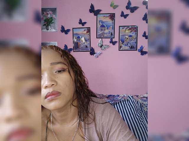 Vaninah live cam on BongaCams