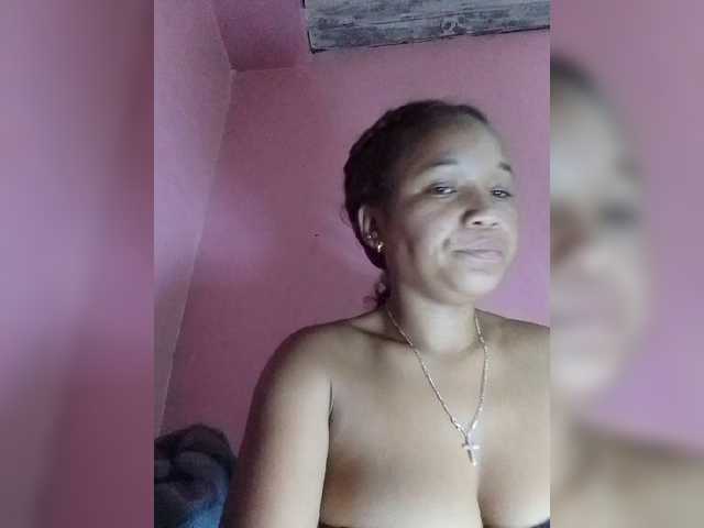 Vaninah live cam on BongaCams