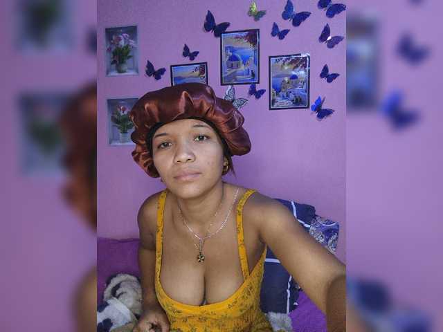 Valentina22 live cam preview