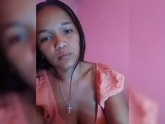 Vaninah's BongaCams show and profile