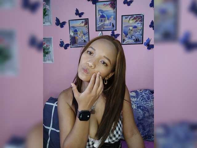 Vaninah live cam on BongaCams