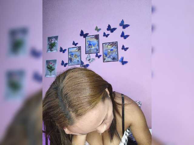 Vaninah live cam on BongaCams