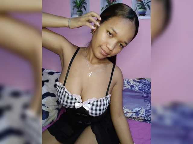 Vaninah live cam on BongaCams
