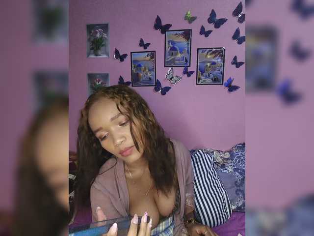 Vaninah live cam on BongaCams