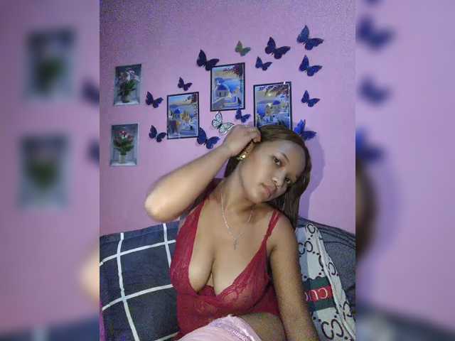 Vaninah live cam on BongaCams