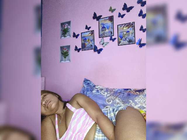Vaninah live cam on BongaCams