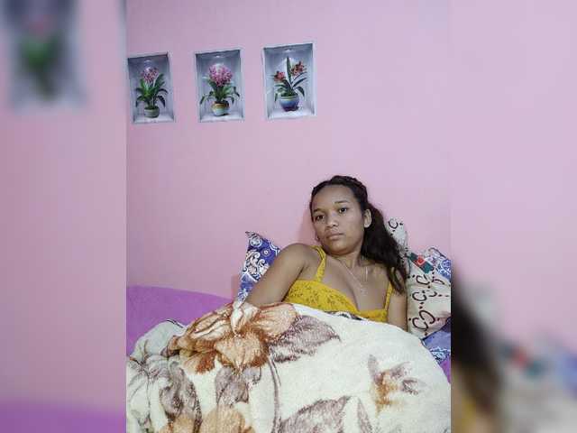 Vaninah live cam on BongaCams