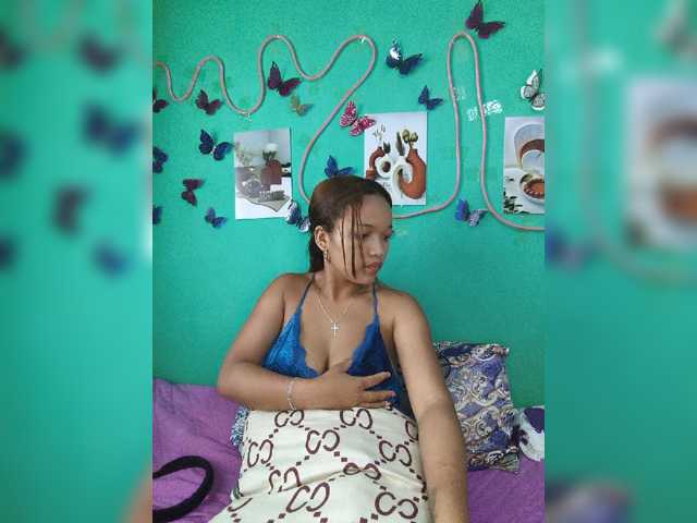Vaninah live cam on BongaCams