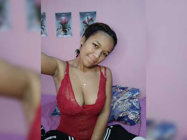 Vaninah live cam on BongaCams