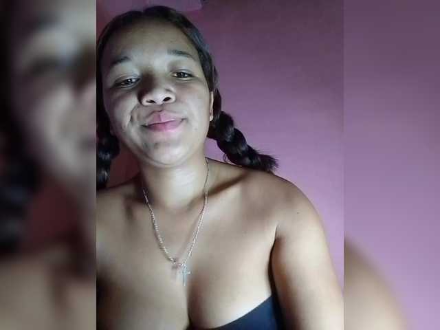 Vaninah live cam on BongaCams