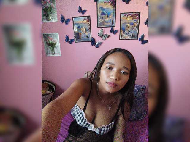 Vaninah live cam on BongaCams