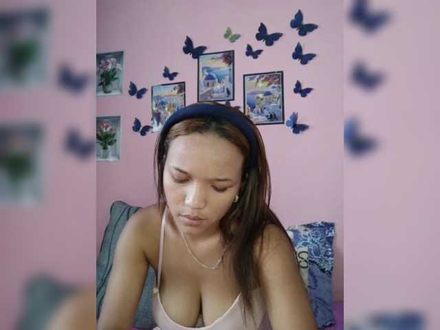 Vaninah live cam on BongaCams