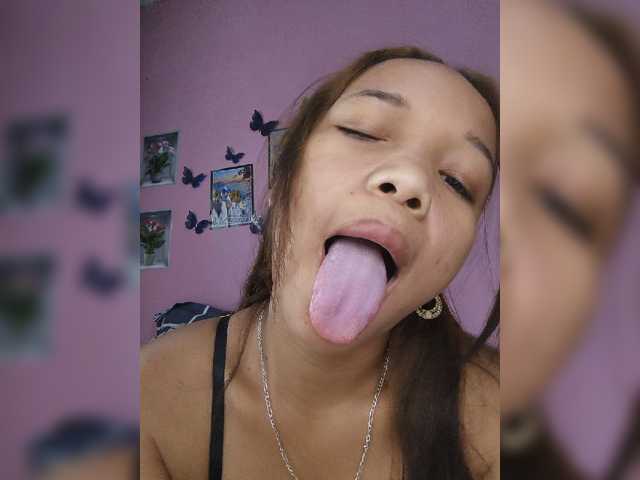 Vaninah live cam on BongaCams