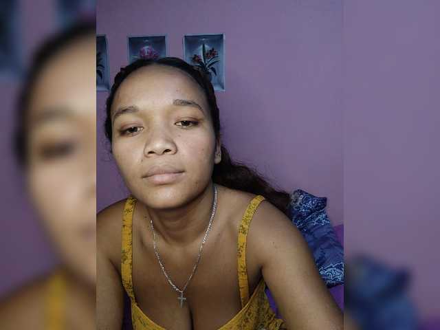 Vaninah live cam on BongaCams