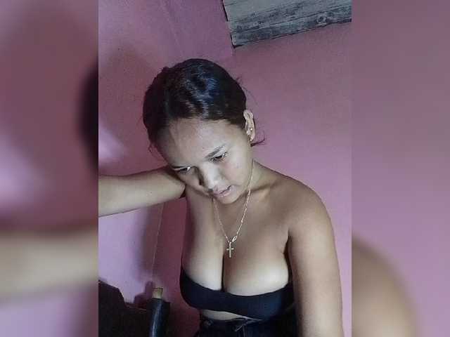 Vaninah live cam on BongaCams