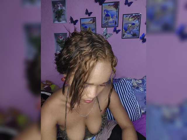 Vaninah live cam on BongaCams