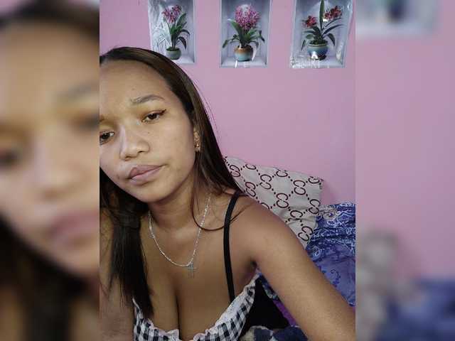 Vaninah live cam on BongaCams