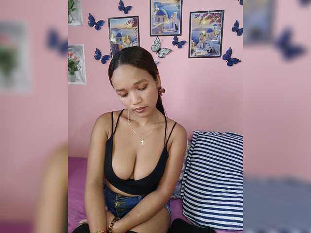 Vaninah live cam on BongaCams