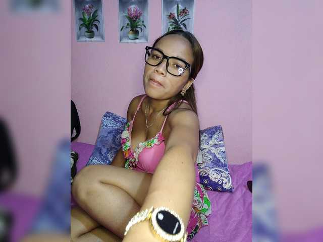 Vaninah live cam on BongaCams