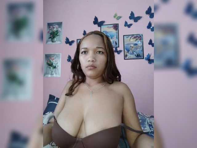 Vaninah live cam on BongaCams