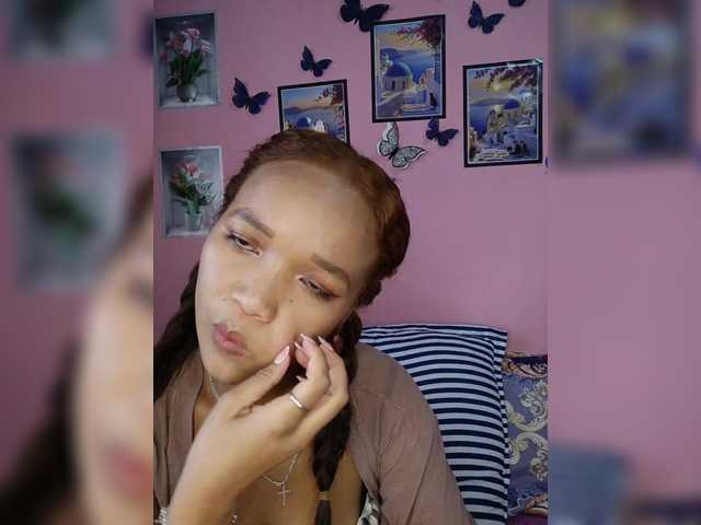 Vaninah live cam on BongaCams