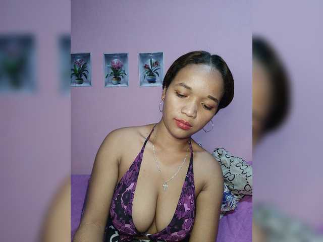 Vaninah live cam on BongaCams