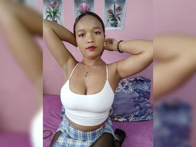 Vaninah live cam on BongaCams