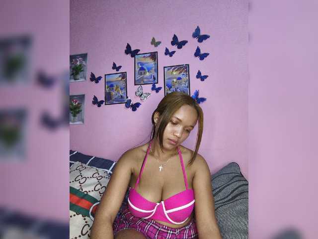 Vaninah live cam on BongaCams