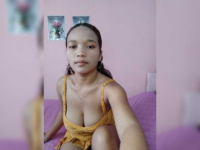 Vaninah live cam on BongaCams