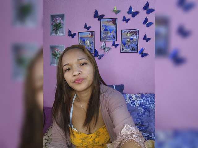 Vaninah live cam on BongaCams