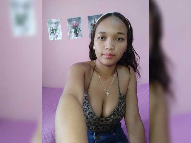 Vaninah live cam on BongaCams
