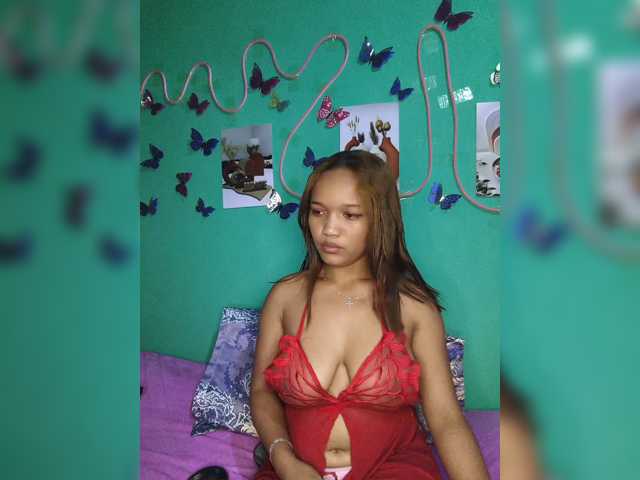 Vaninah live cam on BongaCams