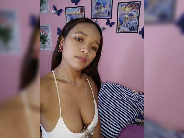 Vaninah live cam on BongaCams