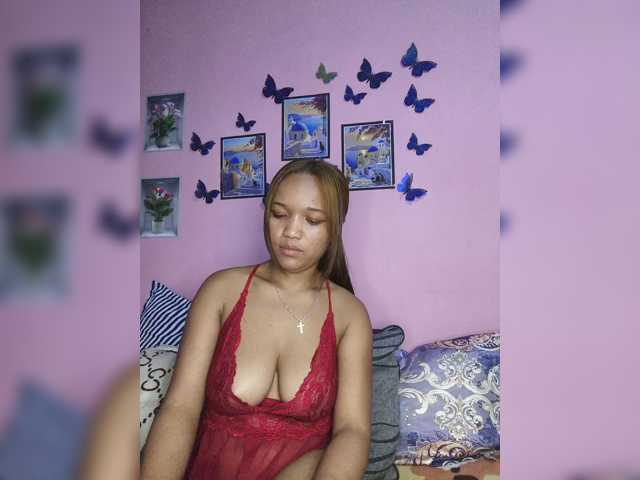Vaninah live cam on BongaCams